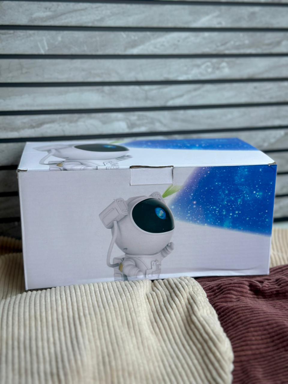 Astronaut Galaxy Starry Sky Projector – LED Nebula Night Light with Remote Control for Bedroom, Gaming Room, and Home Theater Decor